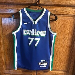 Nike Blue and Green Luka Doncic Basketball Jersey